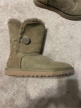 UGG Button-Closure Short Boot in Olive